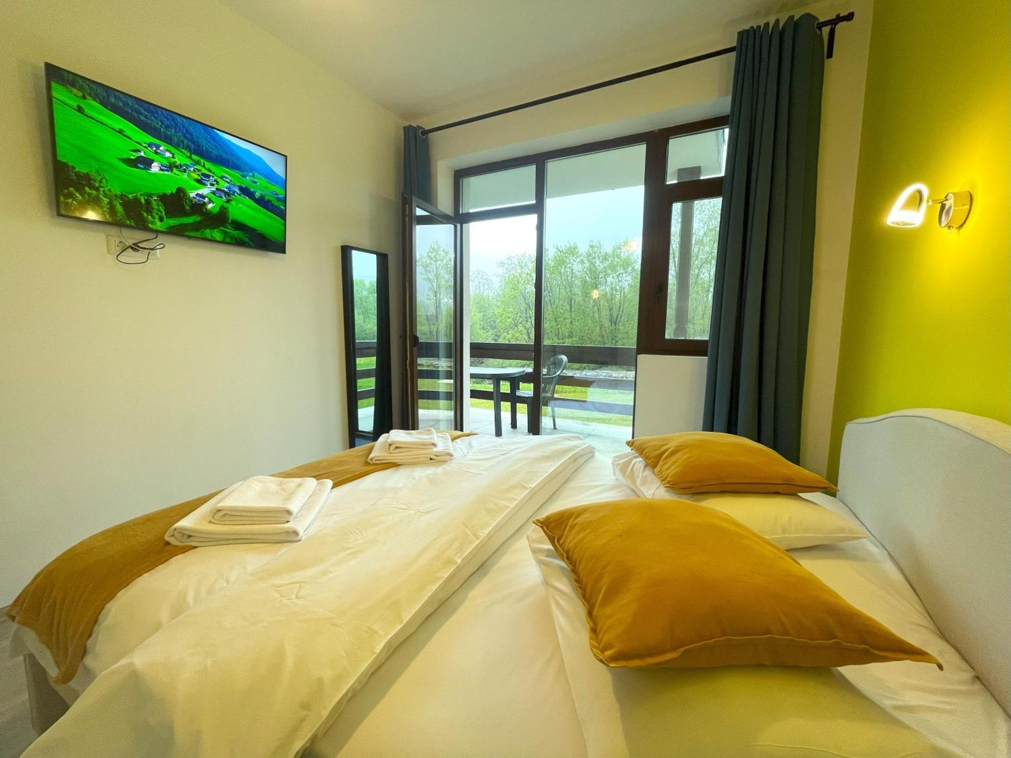 Cozy Riverfront Apartments With Garden And Mountain View Buşteni Extérieur photo